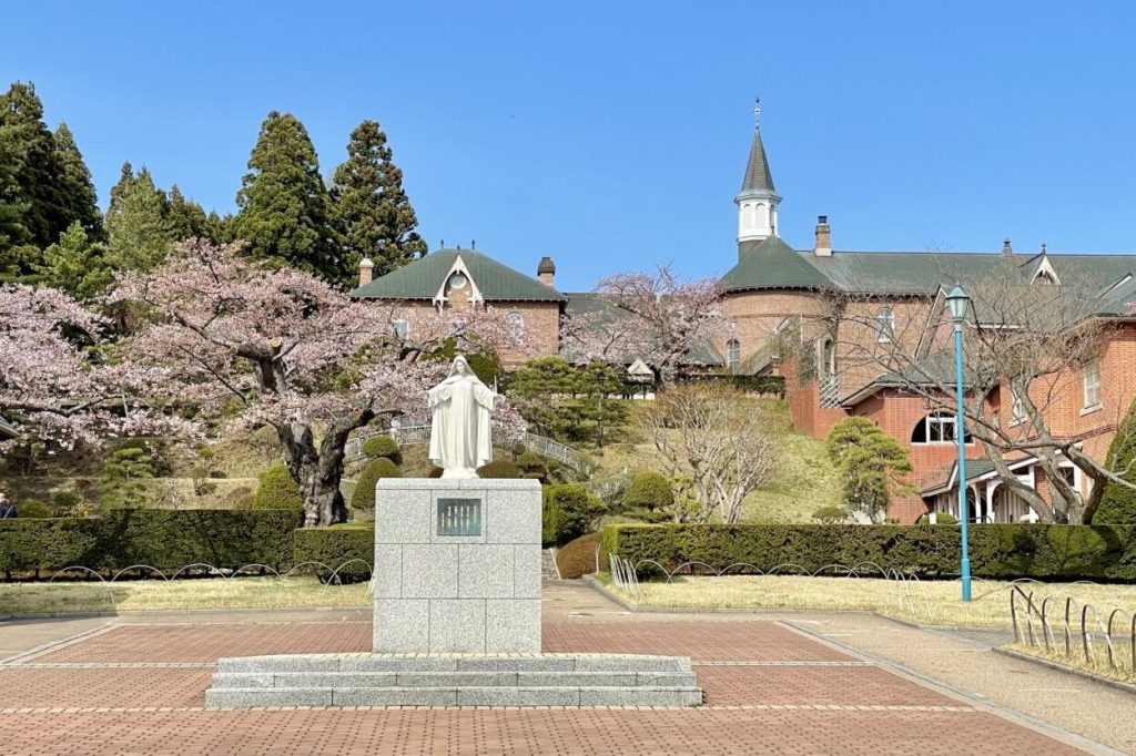 特拉皮斯汀女子修道院與櫻花