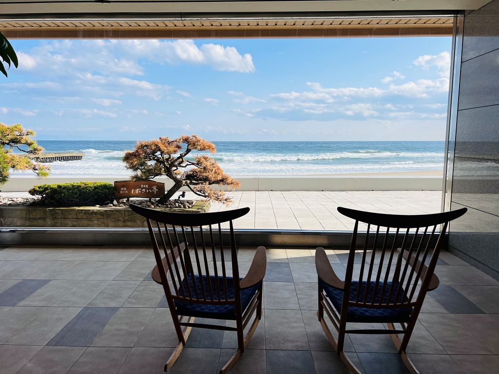 函館飯店：平成館潮騷亭_大廳的海景